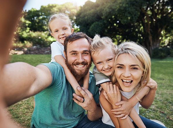 Dentist providing periodontal evaluation and gum disease treatment in Phoenix AZ at 7 North Dental